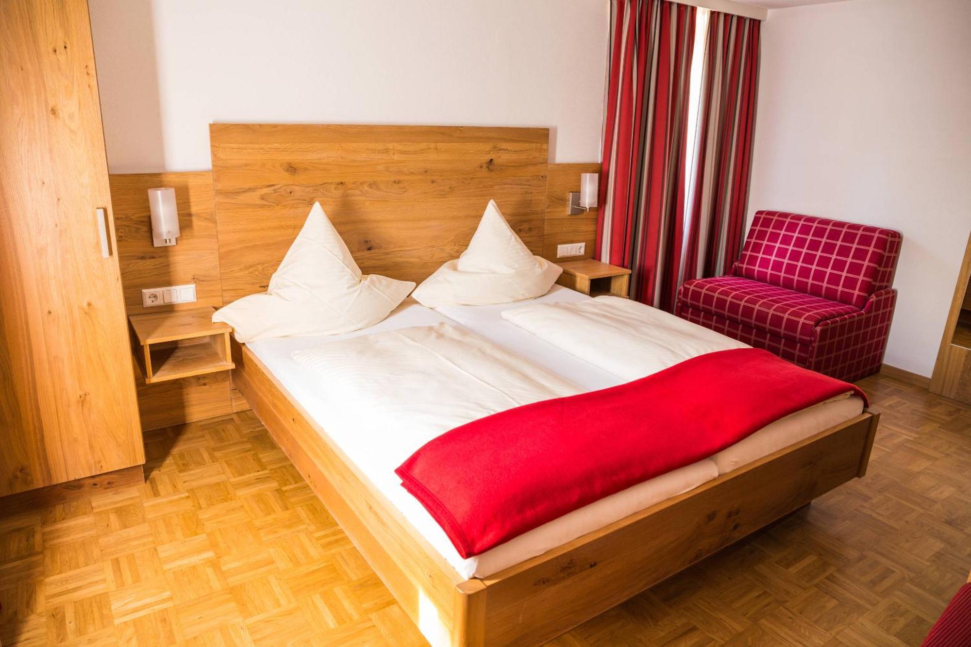 Landgasthaus Zur Linde, Neusatz Bühl Екстериор снимка